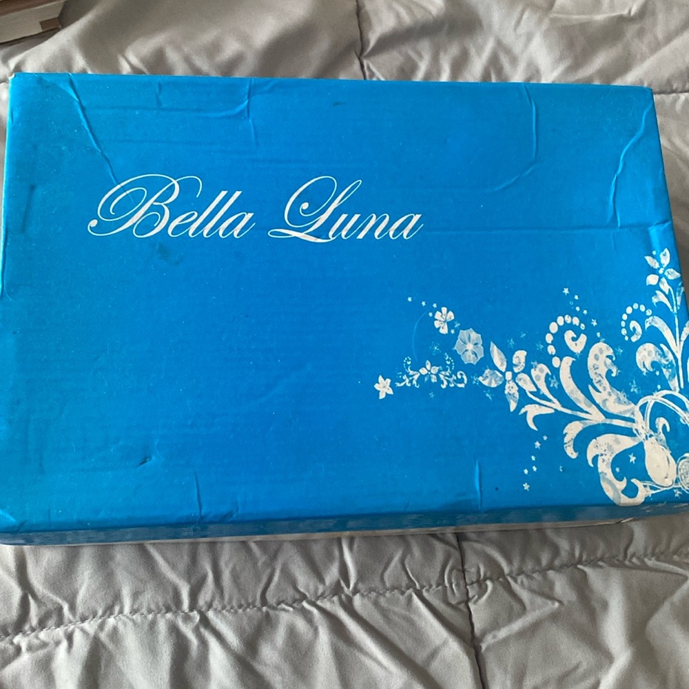 Sparkle sliver 8.5 heels barely worn